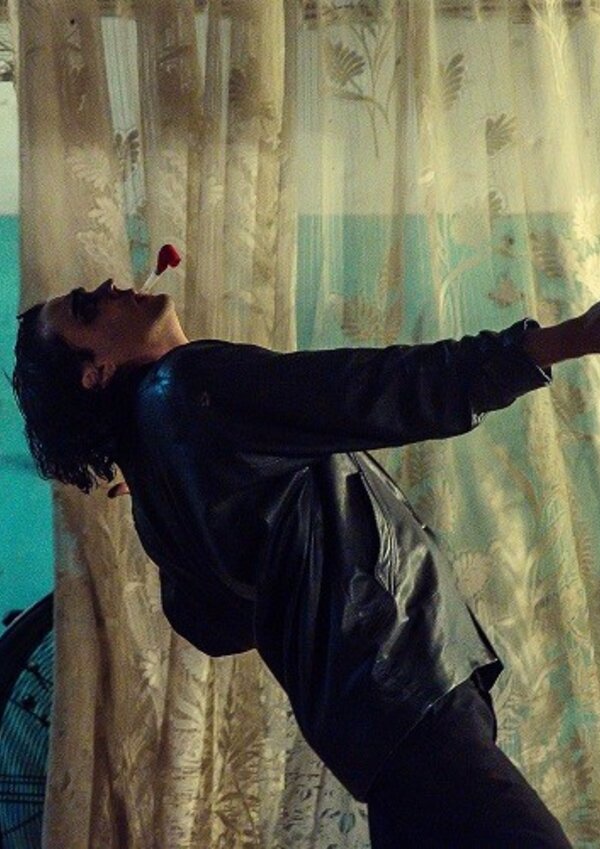 julieta_bebe_uma_cerveja_no_infernoa_alipio_padilha___editada