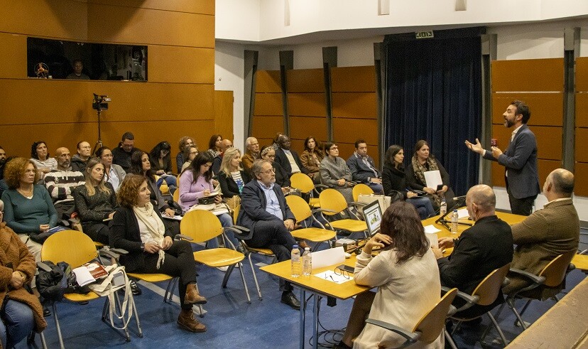 Sessão pública no Centro Cultural e Poceirão.