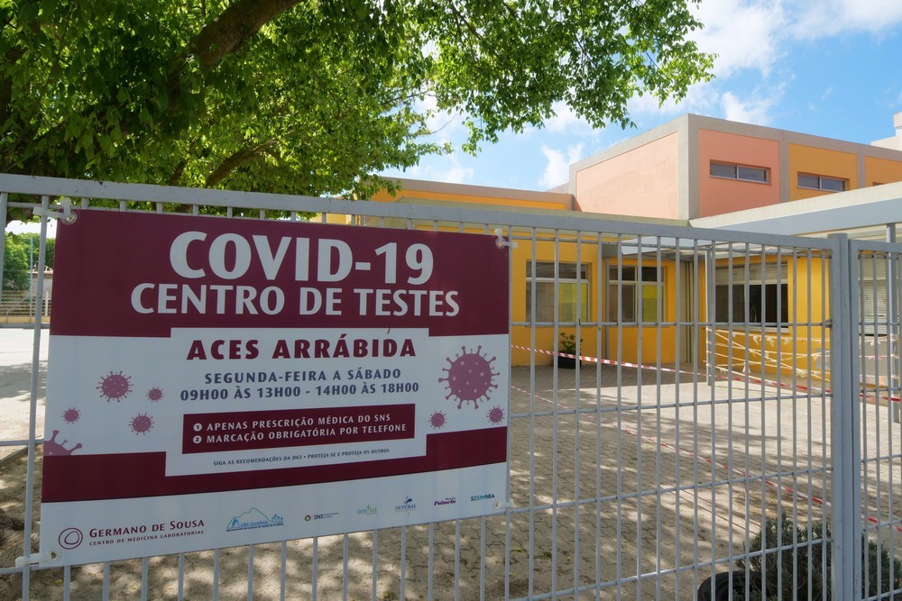 O Centro de Testes está instalado na Escola Básica dos Arcos, em Setúbal.