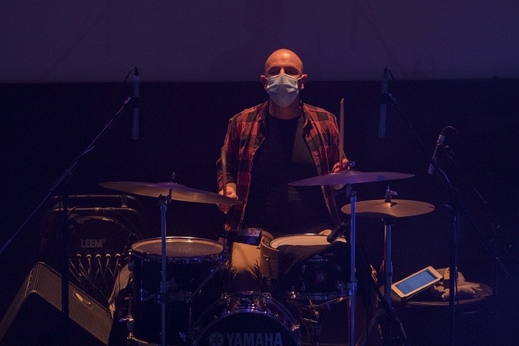 Concerto "Por Terras do Zeca", sem público, e transmitido em direto a partir do Cineteatro São Jo...