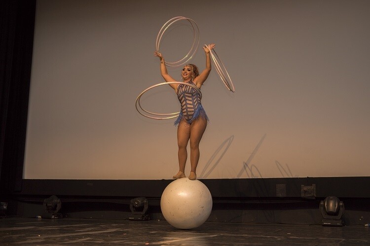 Animação com Circo Dallas.