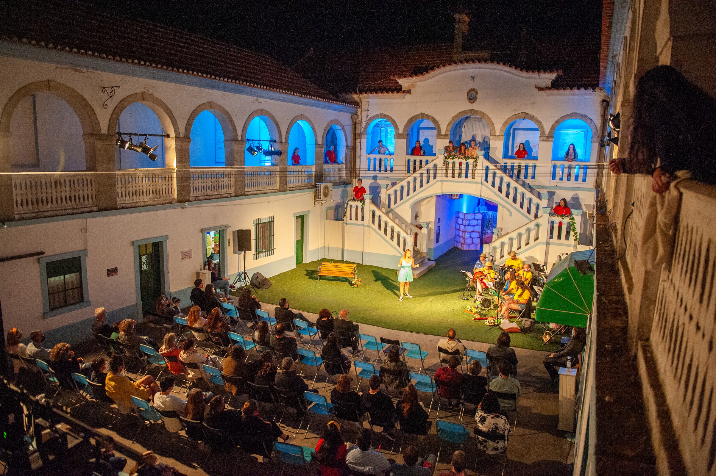 TEATRO "SONHO DE UMA NOITE DE VERÃO"