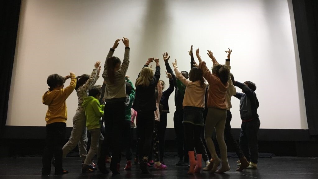 OFICINAS DE DANÇA CONTEMPORÂNEA