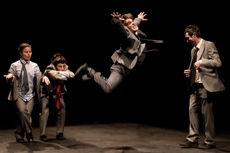 "HAMLET" PELA COMPANHIA DO CHAPITÔ