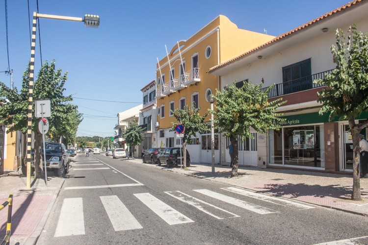 MERCADINHO D'A MOURA