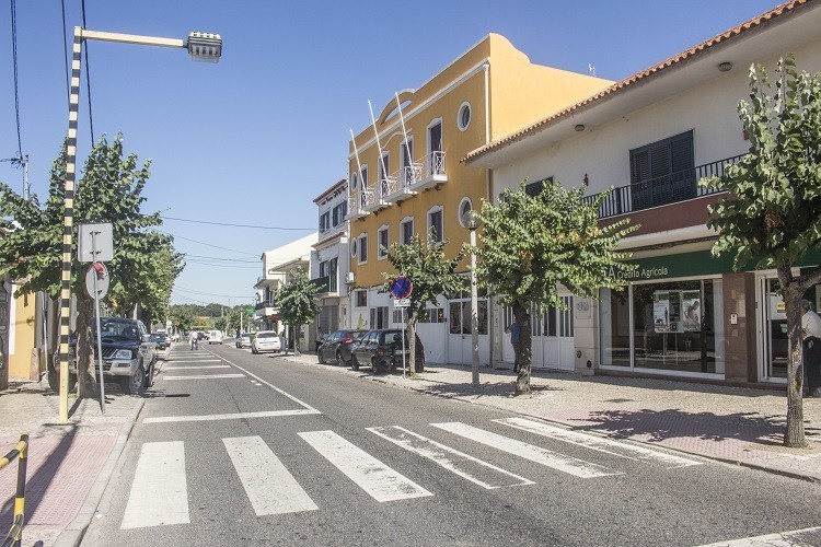 MERCADINHO D'A MOURA