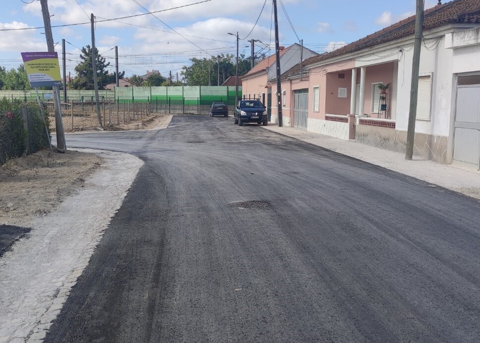 Pinhal Novo - Rua Pedro Álvares Cabral (troço sul): pavimentação concluída