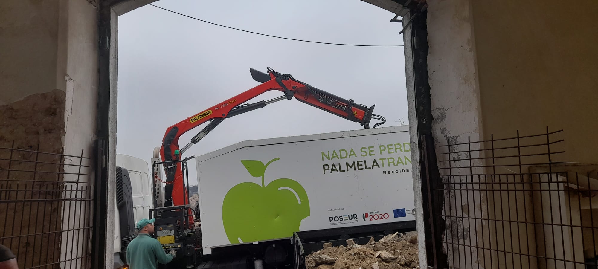  Município e agentes locais juntos no esforço de recuperação pós-incêndio