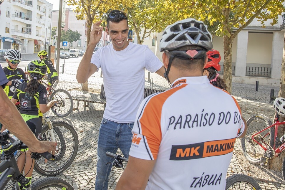 Rafael Reis incentivou uma centena de participantes no “Ciclismo na Vila”