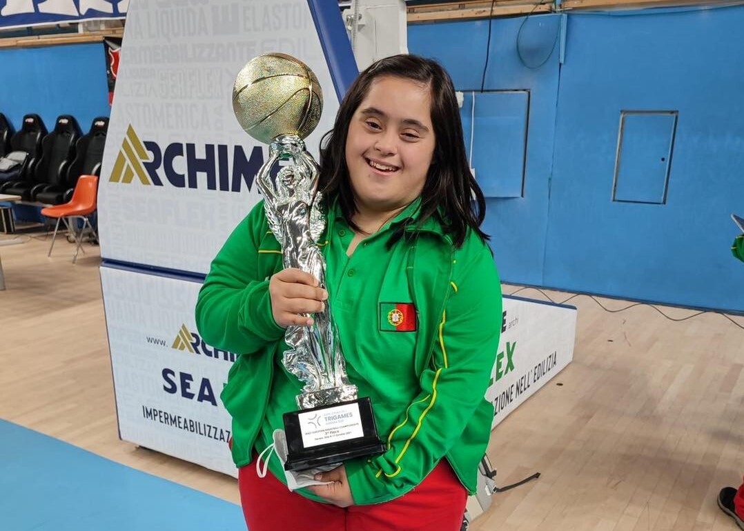 Campeonatos do Mundo de Síndrome de Down:  Beatriz Bastos recebe medalha de bronze em basquetebol