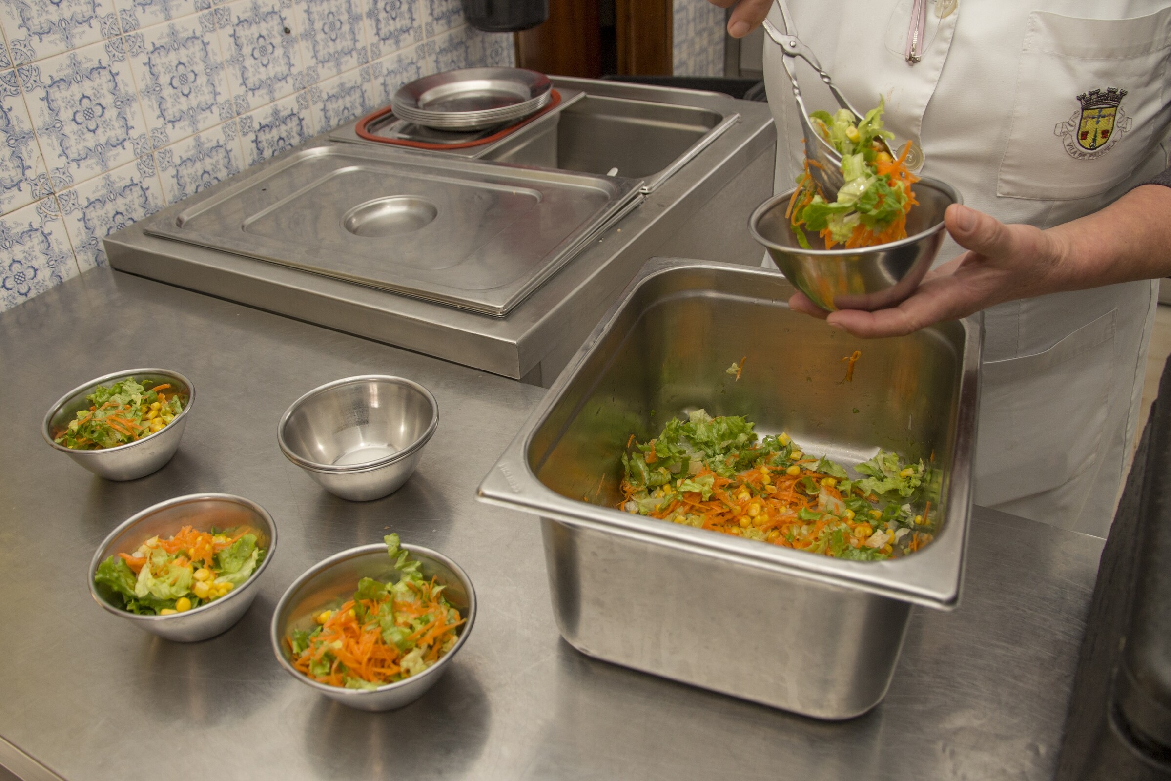 Câmara de Palmela lança concurso para 2 ME em refeições escolares