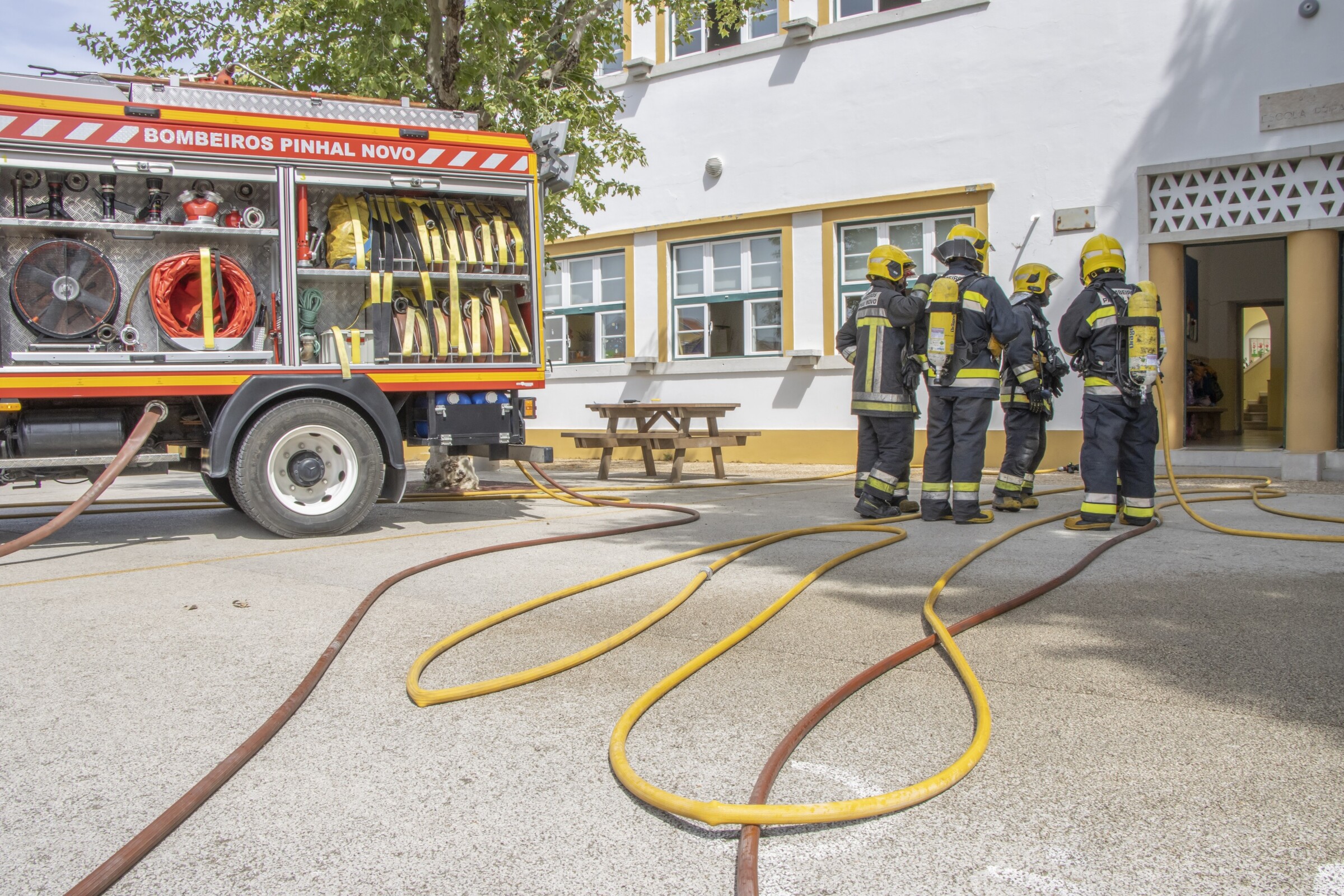 Município apoia Bombeiros de Pinhal Novo com 300.000€ para Veículo de Socorro