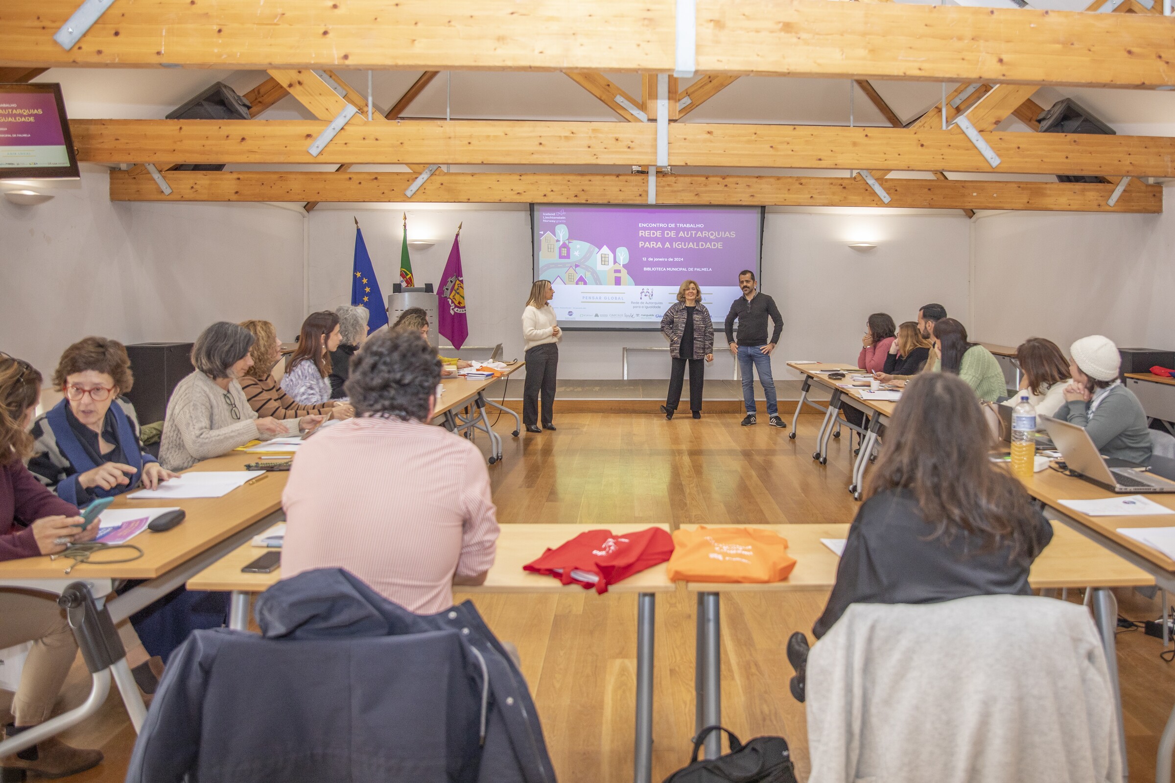 Rede de Autarquias para a Igualdade reuniu em Palmela