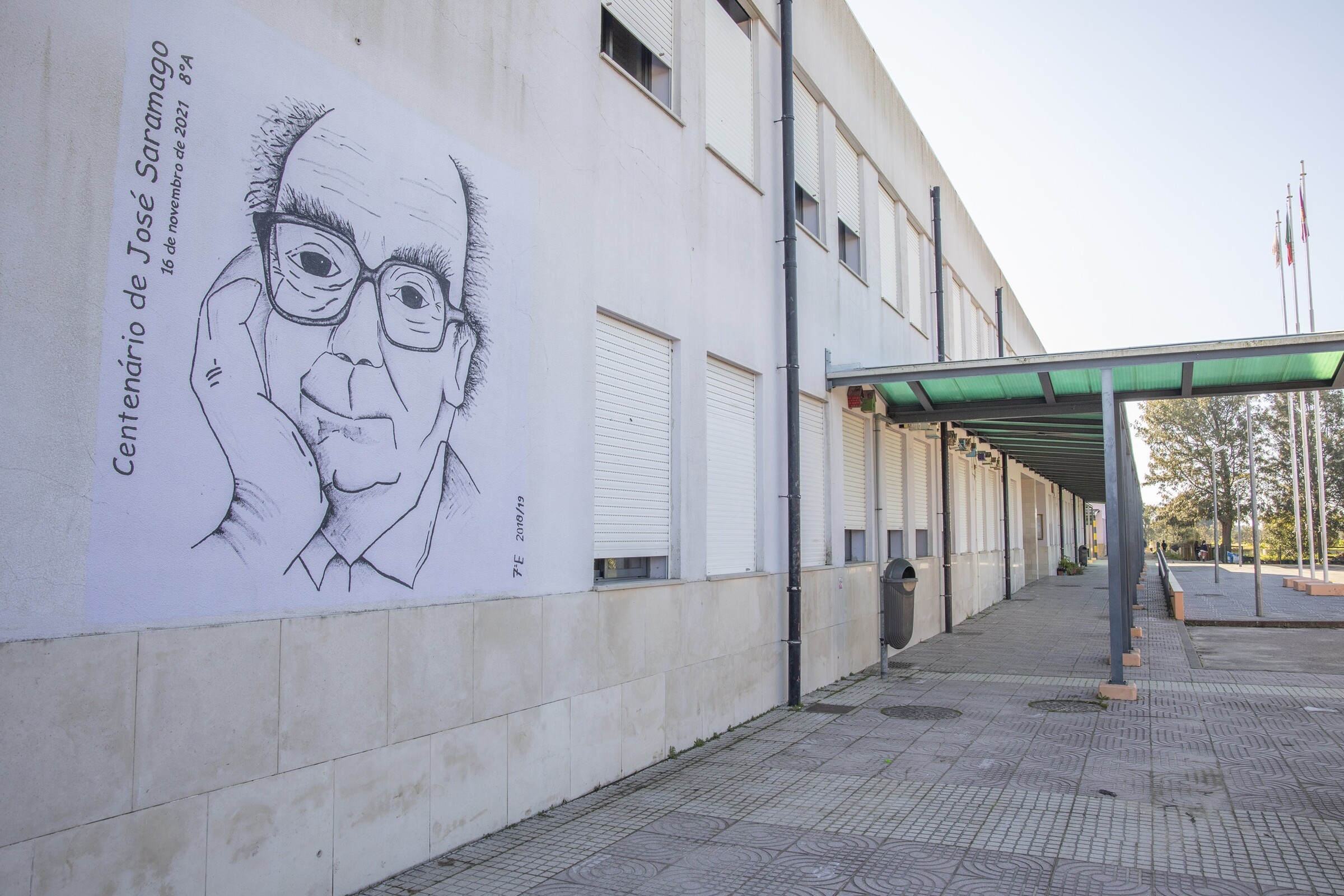 Requalificação da Escola José Saramago/Poceirão - concurso para projeto