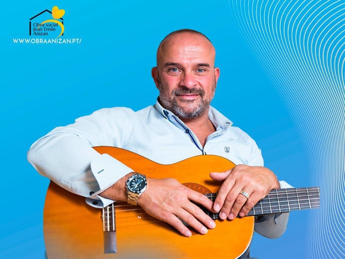 Padre João Paulo Vaz dá Concerto Solidário no Cine-Teatro S. João