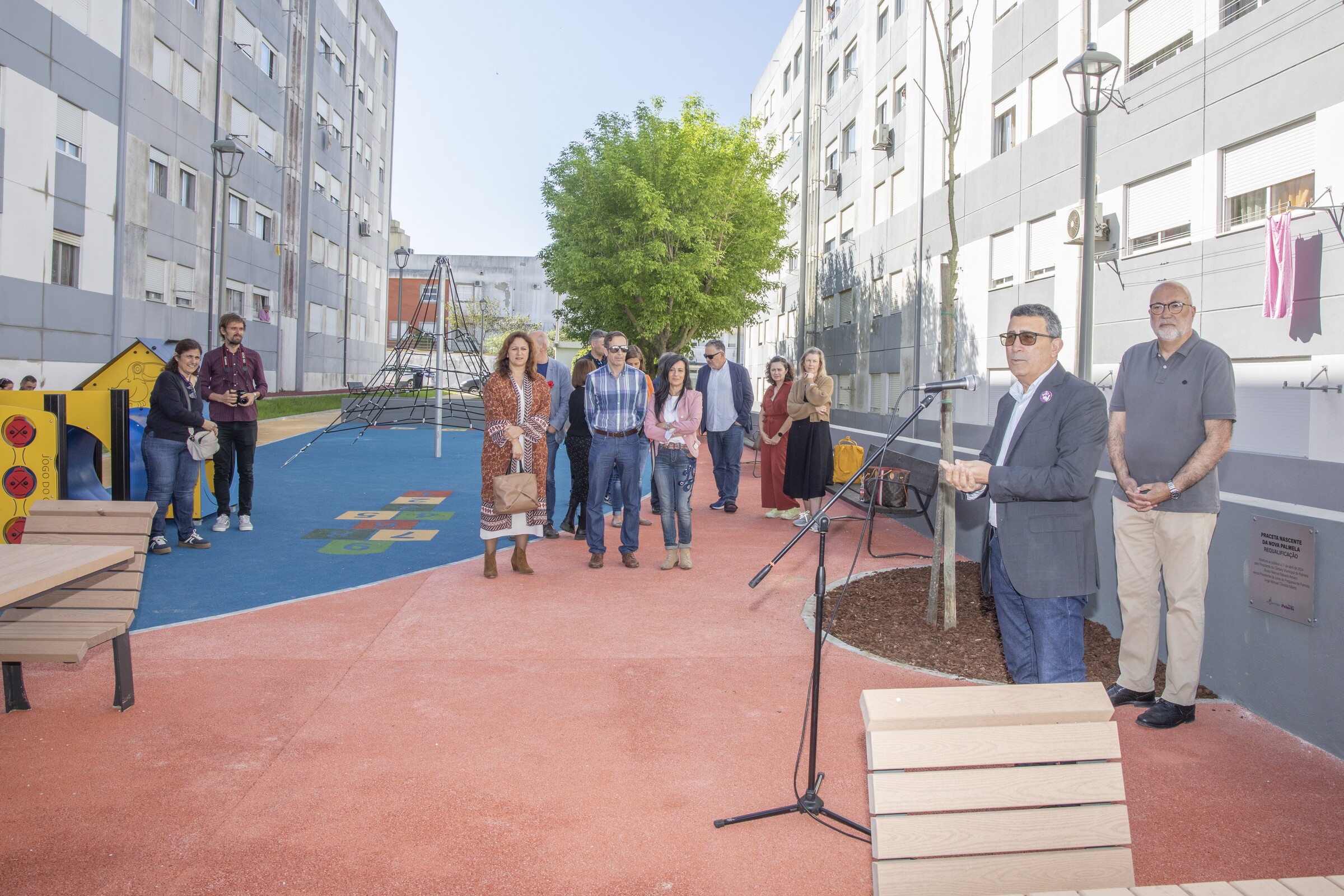 Nova Palmela com espaço exterior renovado para usufruir em família