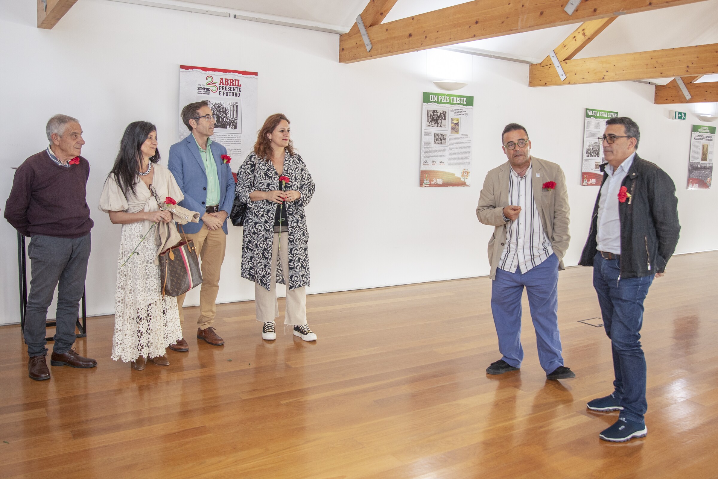 Exposição “25 de Abril presente e futuro” na Biblioteca de Palmela - visite até 31 maio!