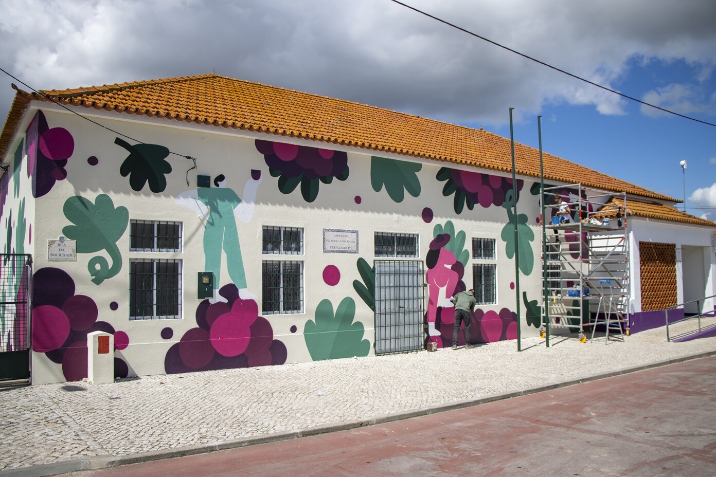 Fernando Pó com pinturas murais alusivas à Vinha e ao Vinho