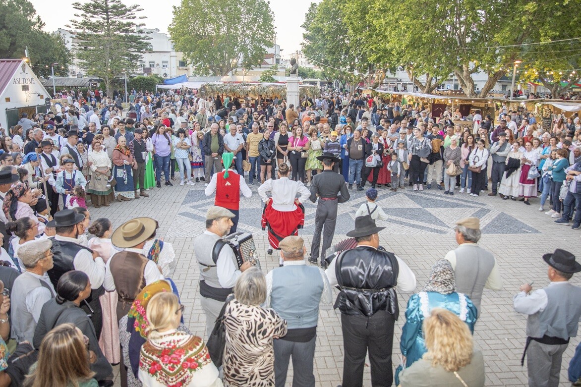 Mercado Caramelo recria e preserva tradições 9.ª edição recebeu milhares de visitantes 