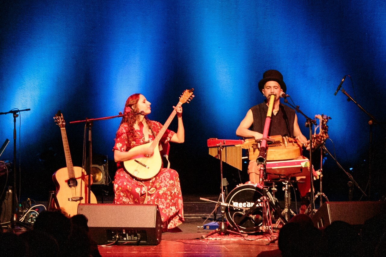 Duo “Recanto” anima Baile de Danças Tradicionais do Mundo – 16 junho