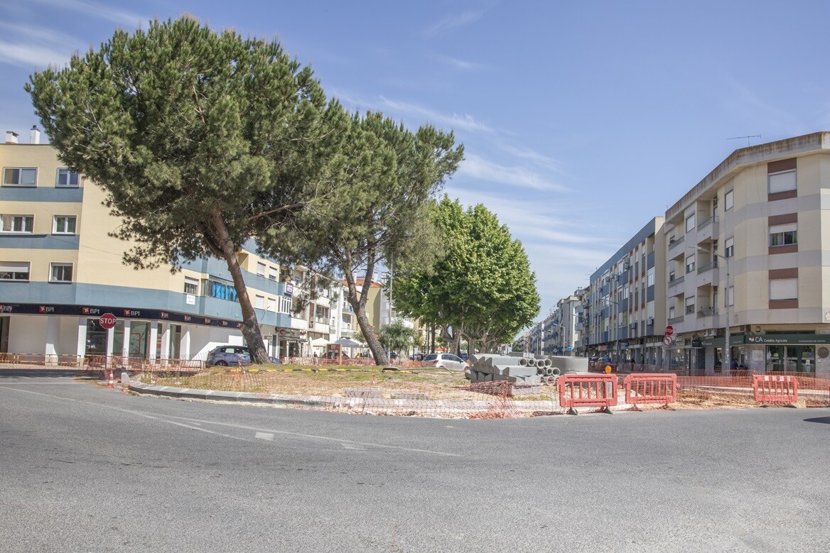 Rotunda dos “Pinheirinhos” - Câmara pressiona Infraestruturas de Portugal e Promotor