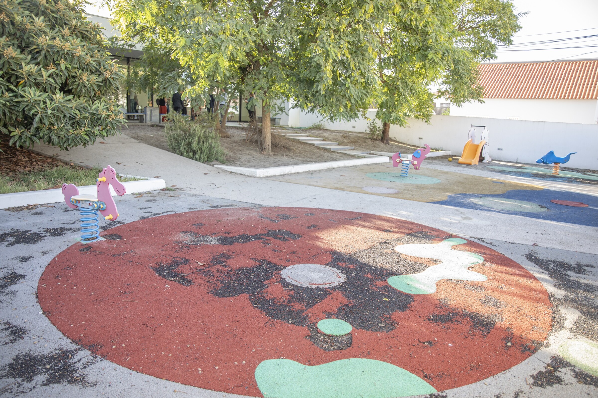 Remodelação do logradouro da Escola Salgueiro Maia/Pinhal Novo em concurso
