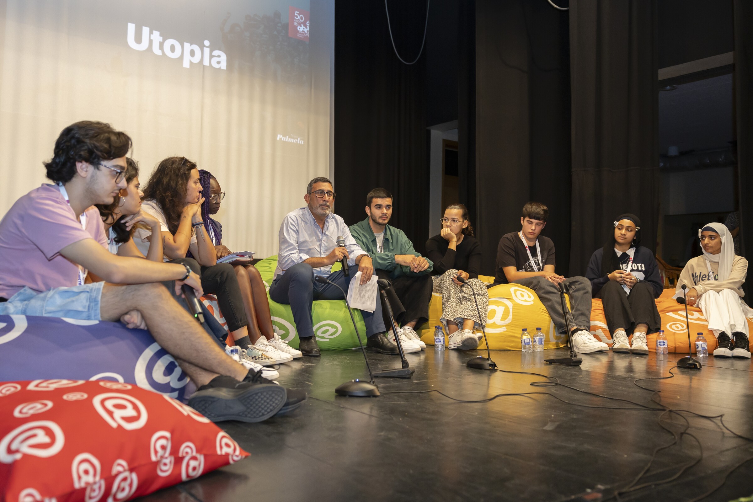 Conferência destacou conquistas de Abril e importância de continuar a defender a democracia