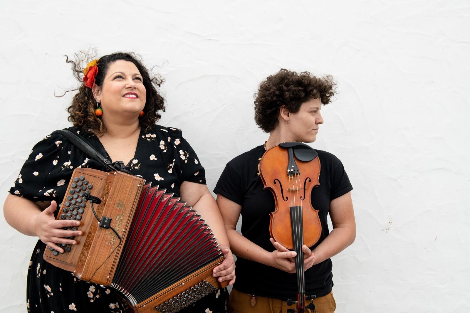 Celina da Piedade e Ana Santos abrem Bailes Folk 2025