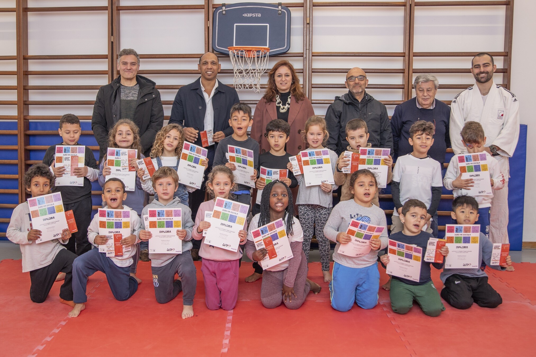 “Judo na Escola”: crianças recebem diplomas e visita do ex-Judoca Nuno Delgado