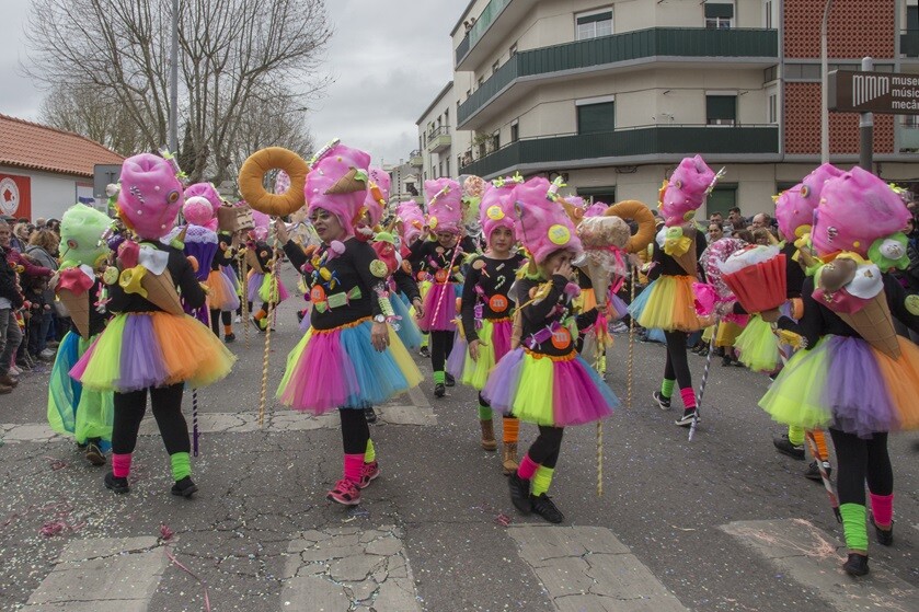Festeje o Carnaval no corso dos “Amigos de Baco” e bailes do concelho!