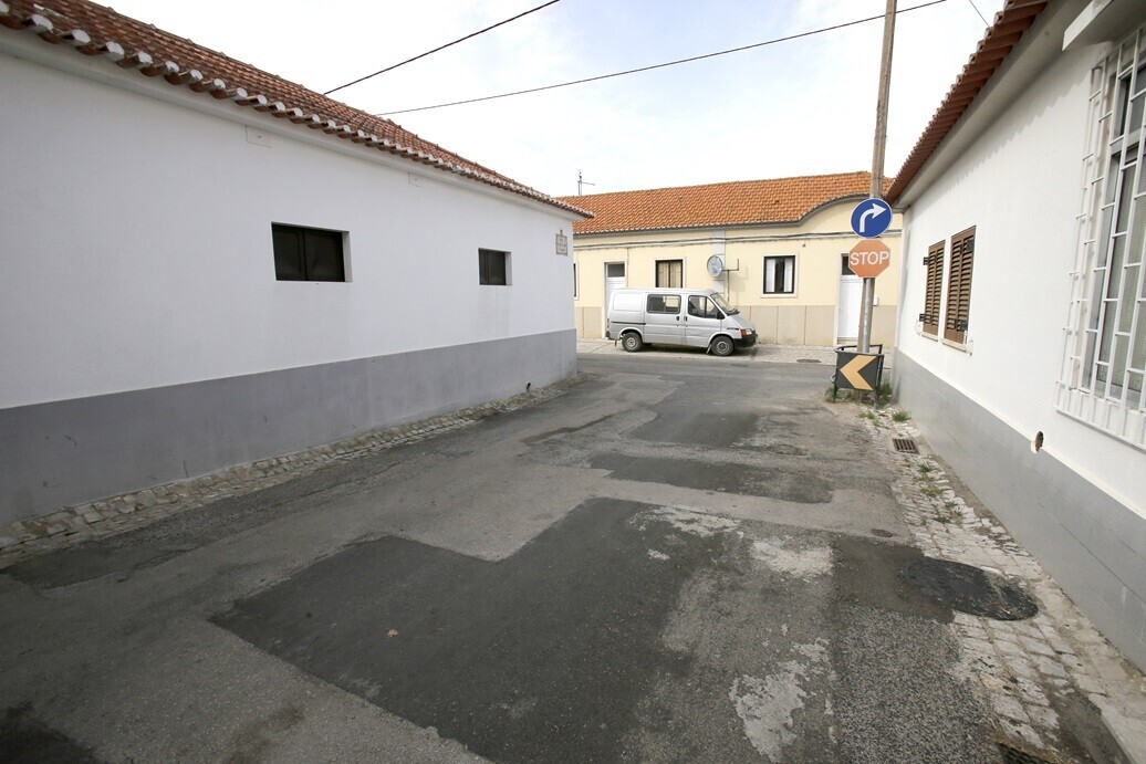 Quinta do Anjo/R. El Rei D. Dinis: Consulta prévia para empreitada a decorrer