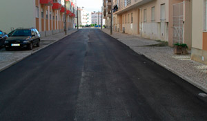   Câmara promove beneficiação da Rede Viária: Empreitada de sinalização horizontal abrange as cin...