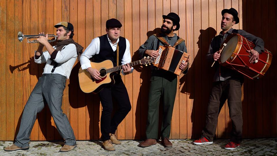 A Batalha do Modesto Camelo Amarelo anima  baile de danças tradicionais europeias em Palmela
