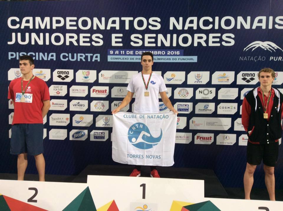 Município saúda vice-campeão nacional de Juniores nos 50 metros costas