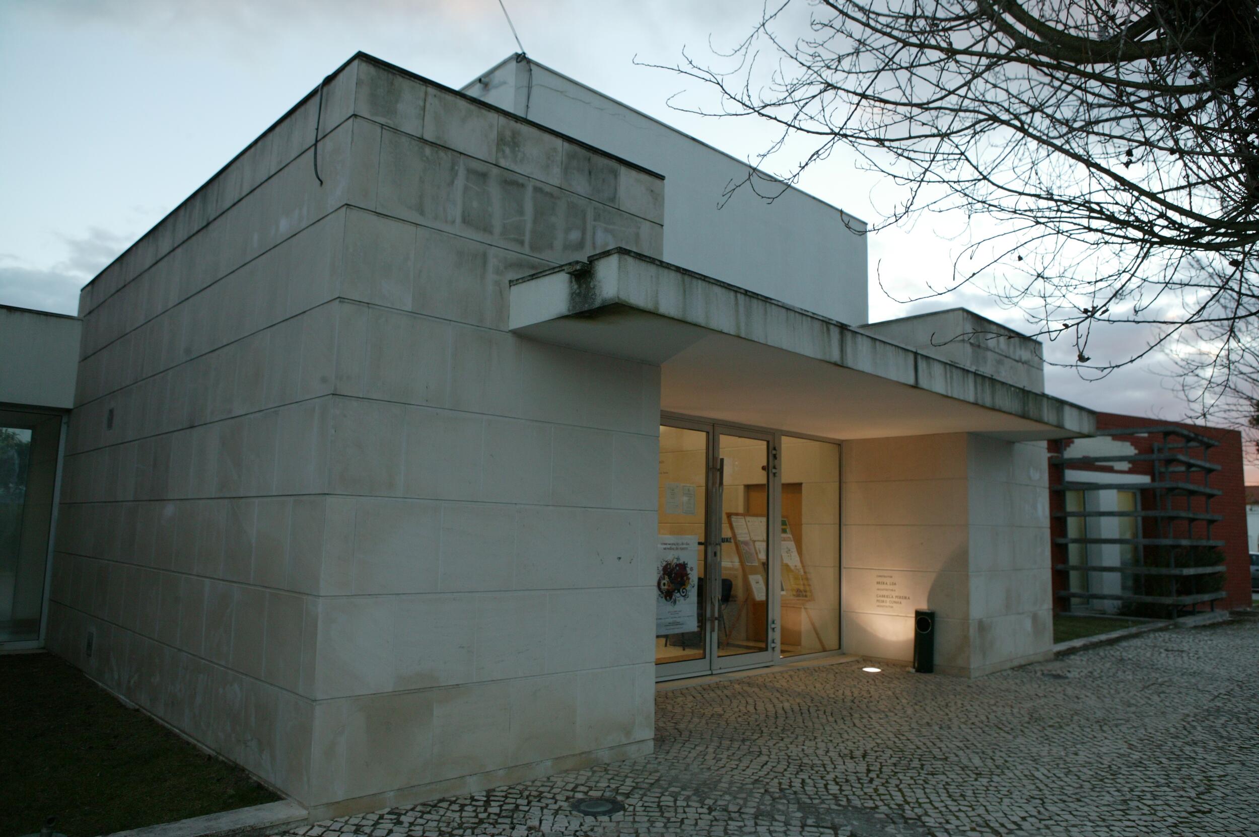 Vai um pezinho de dança? Salsa baila no Centro Cultural de Poceirão