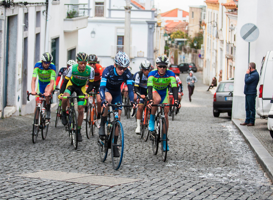 Dmitrii Strakhov vence 2.ª Clássica da Arrábida