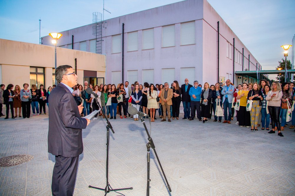 Município e Comunidade Educativa assinalam novo ano letivo com momento de convívio na EB José Sar...