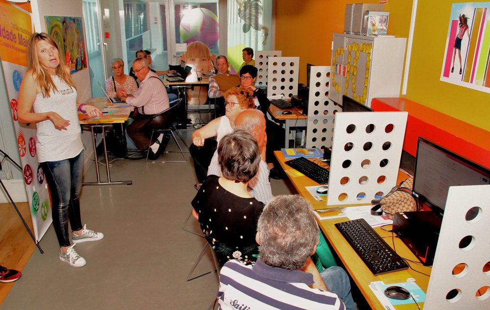 “Clique Sem Idade” promove oficina sobre fotografia digital