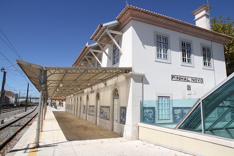 Na antiga estação de Pinhal Novo: obras para Núcleo Museológico dos Ferroviários