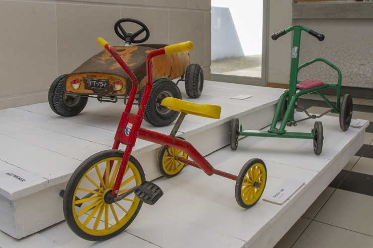 Centro Cultural de Poceirão expõe brinquedos de Hélder Esdras Martins