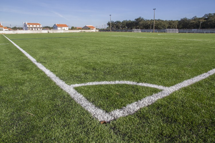 Clube D. R. de Águas de Moura: Município apoia iluminação no campo de futebol