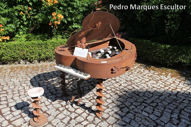 Câmara de Palmela saúda escultor Pedro Marques