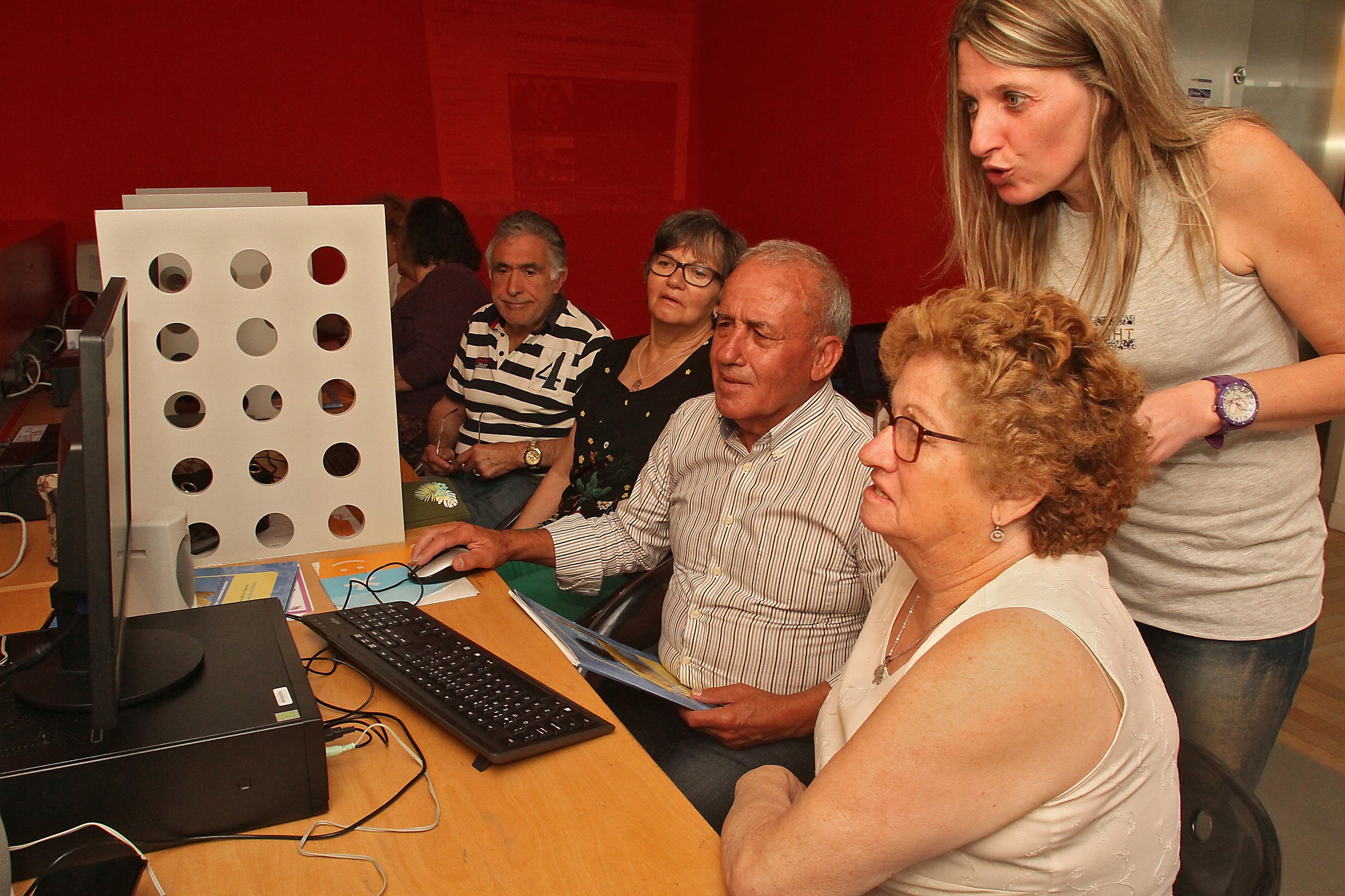 Oficinas ensinam “Noções Básicas de Informática”