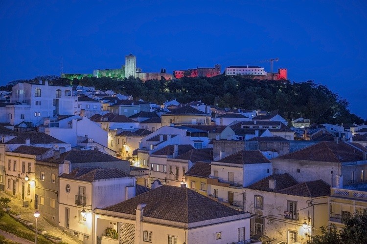 Cores da bandeira nacional iluminam Castelo de Palmela até domingo