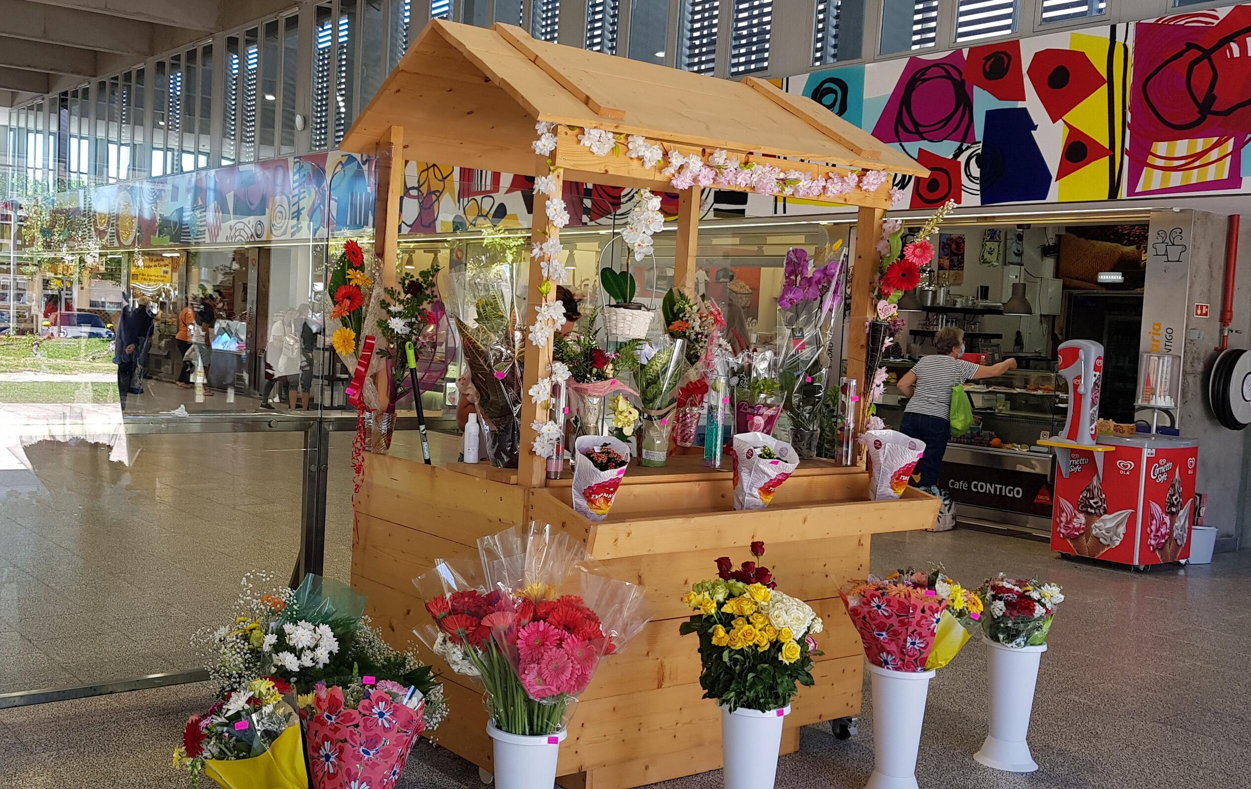 Já pode comprar flores no Mercado Municipal de Pinhal Novo