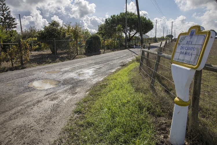 Pavimentação da Rua do Campo da Bola - Lagameças: concurso a decorrer
