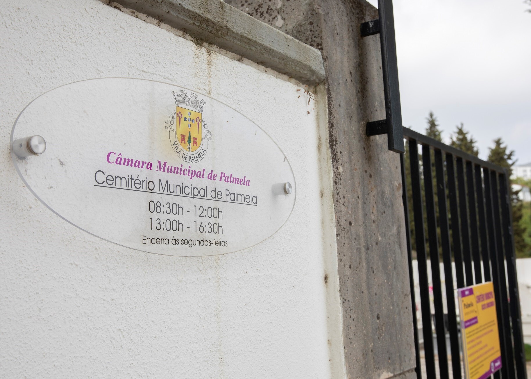 Adjudicada construção de 160 ossários no Cemitério de Palmela