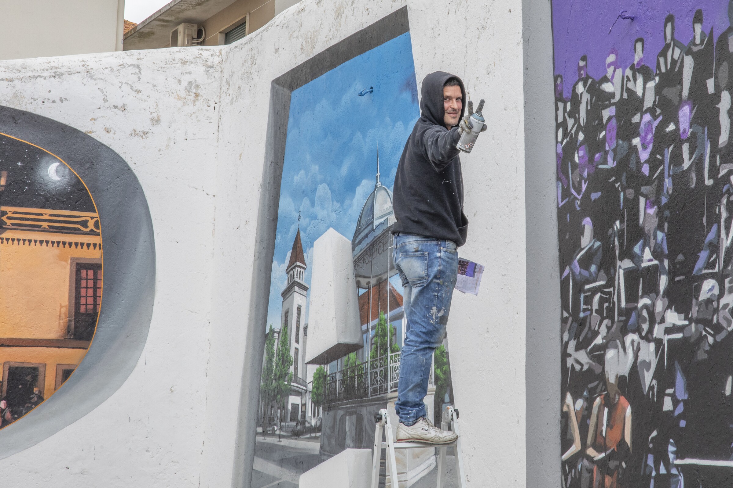Mural do artista Vile em Palmela avança a bom ritmo