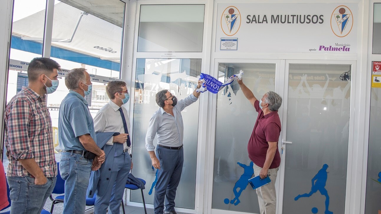 Município apoia requalificação de sala multiusos do Pinhalnovense inaugurada a 30 de junho