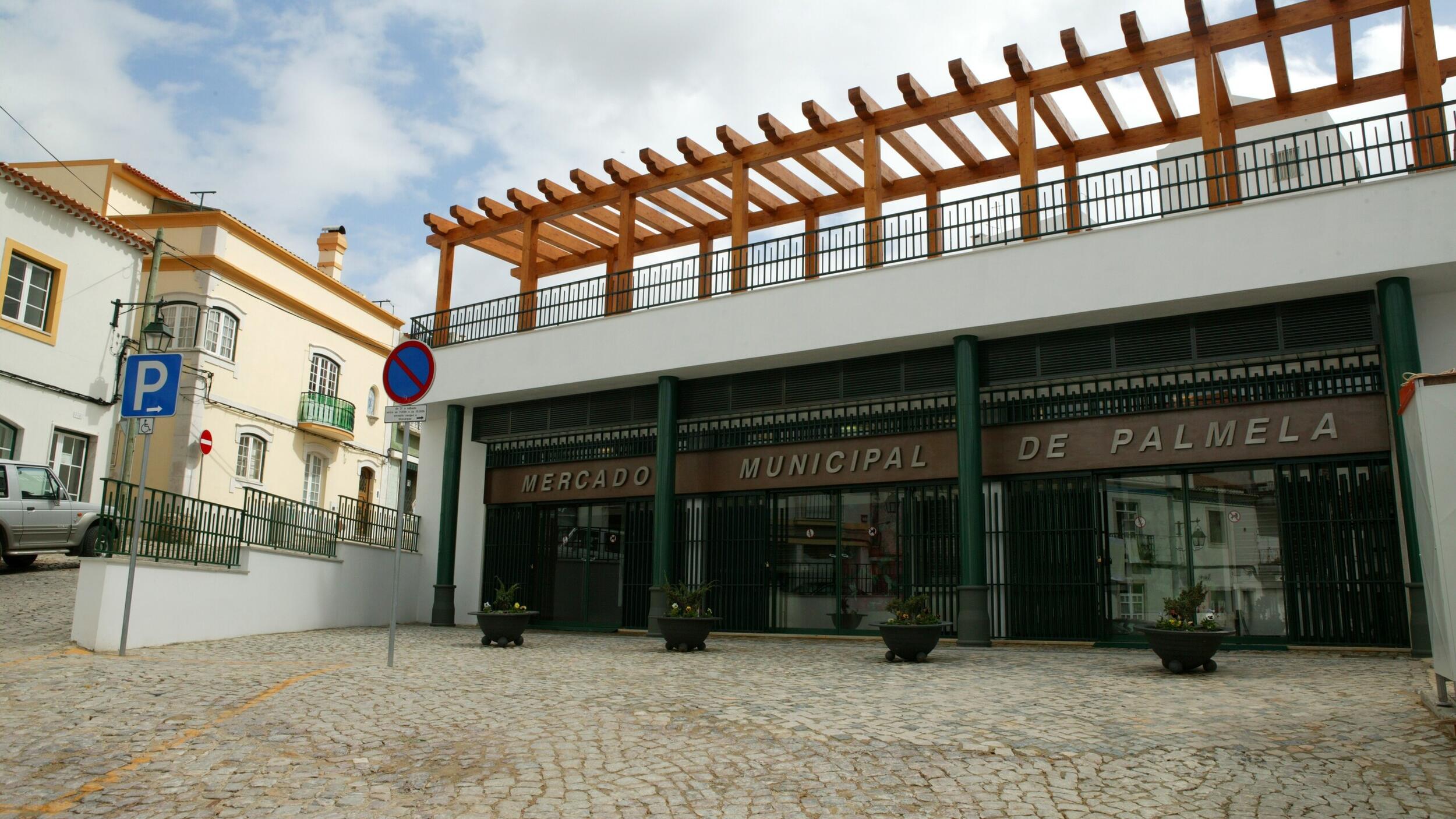 Mercado Municipal de Palmela: a 17 de agosto há hasta pública para loja 